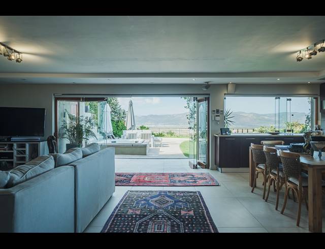 3 BEDROOM FREEHOLD TO LET IN CHAPMANS PEAK